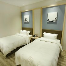 【青岛机场富华酒店(香港中路店)】地址:青岛市