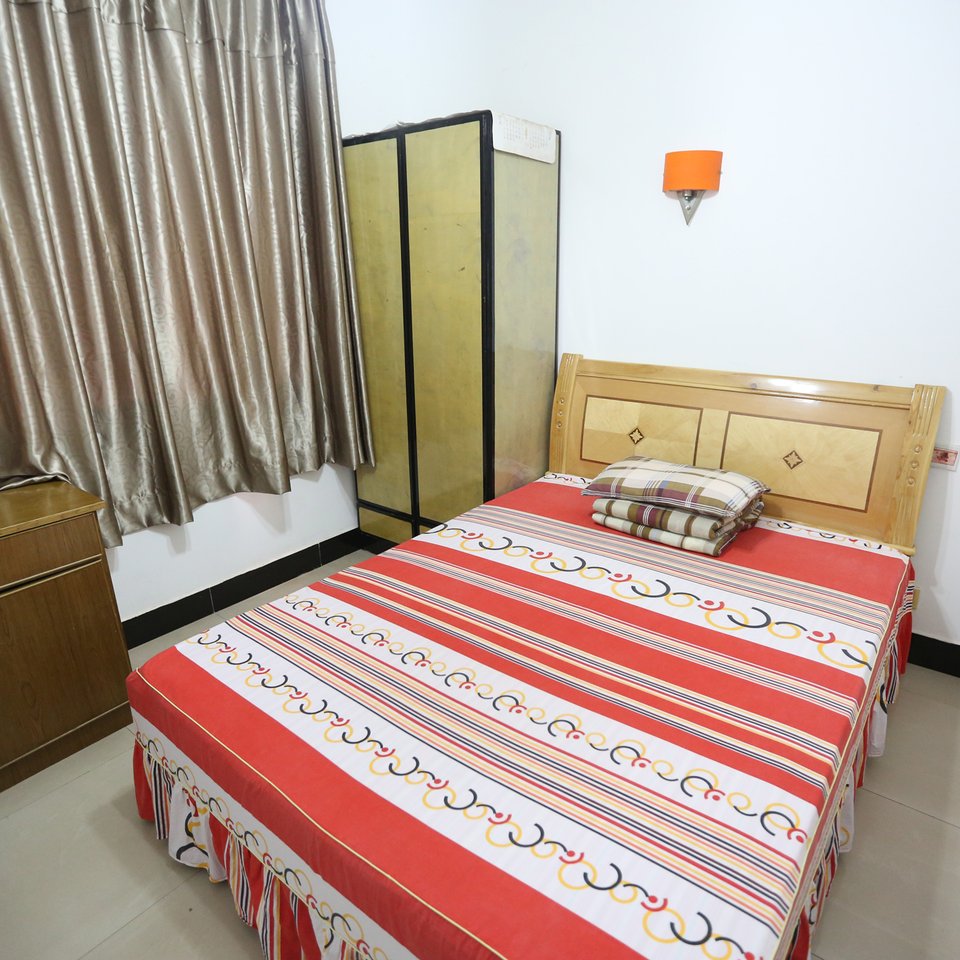 幸福街口附近宾馆