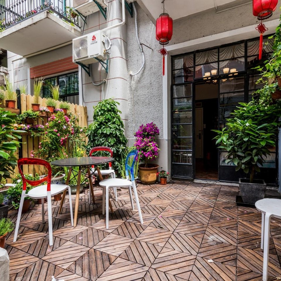 南京西路580号附近宾馆