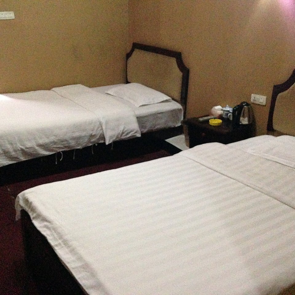 汉口学院体育场附近宾馆