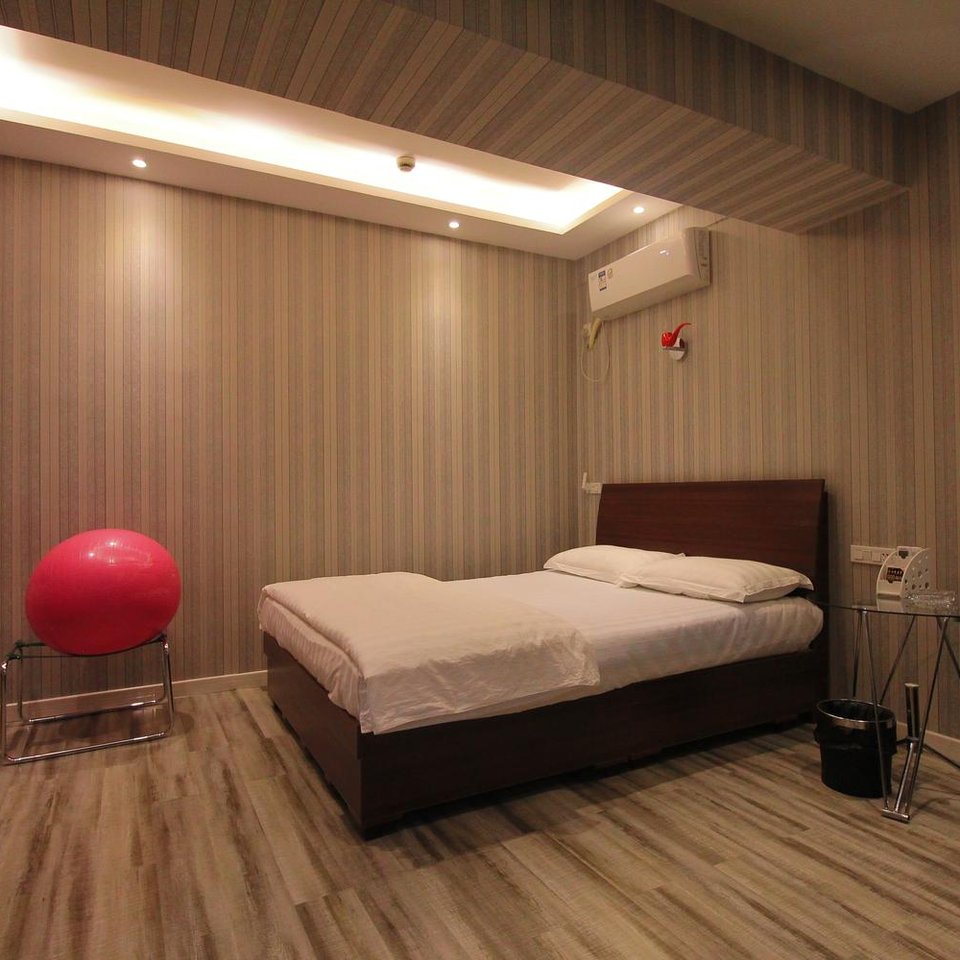 新乡汽车东站附近宾馆