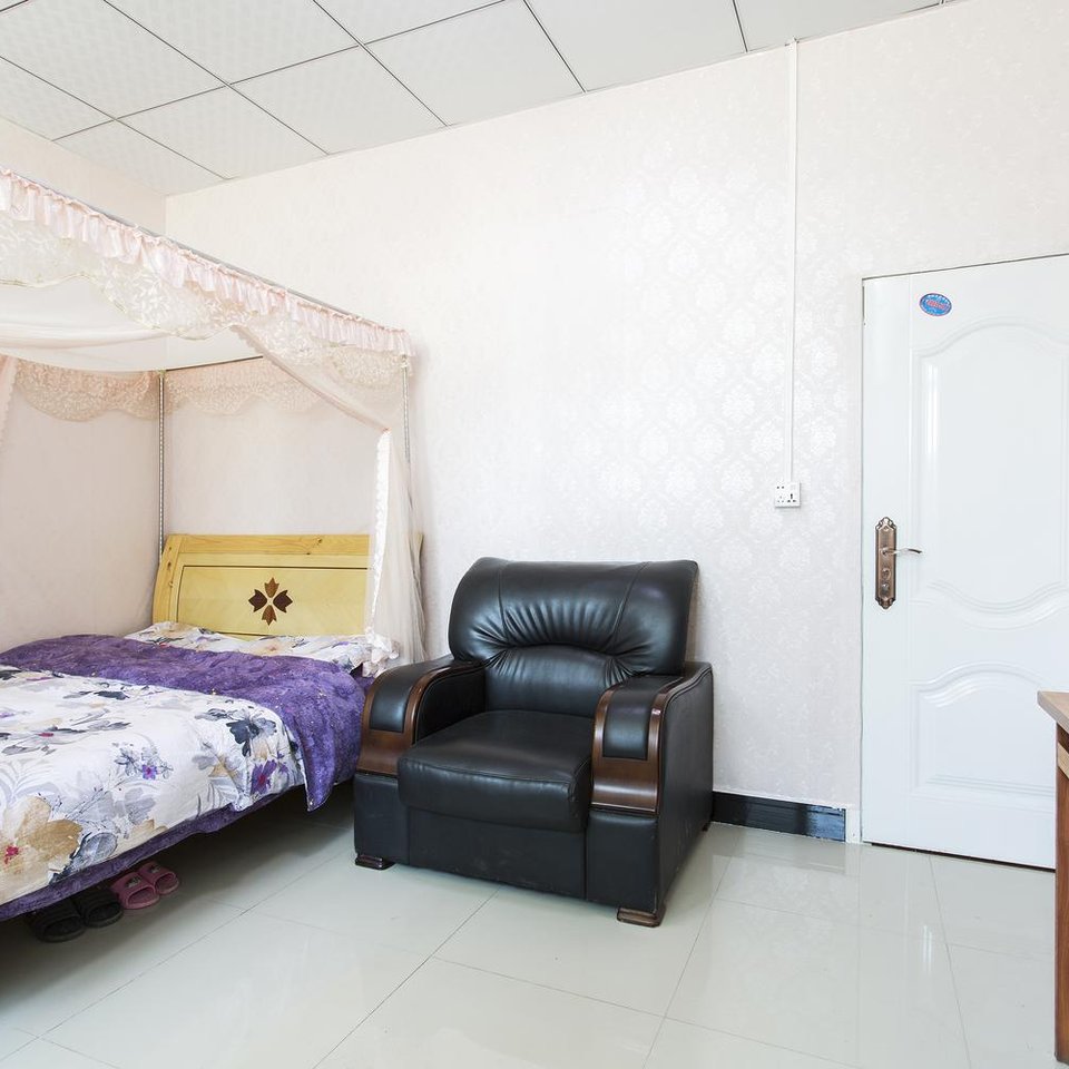 美兰机场站附近宾馆