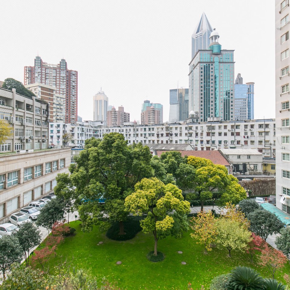 南京西路698号附近宾馆