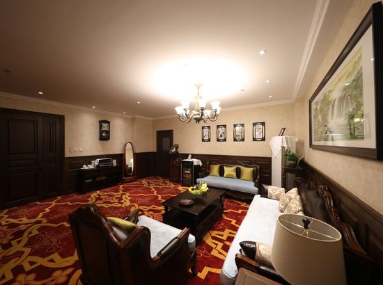 雅客小镇假日酒店(长春大街店)(原人民广场店)