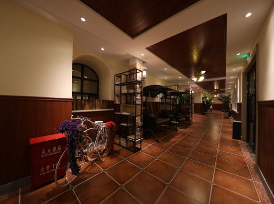 雅客小镇假日酒店(长春大街店)(原人民广场店)