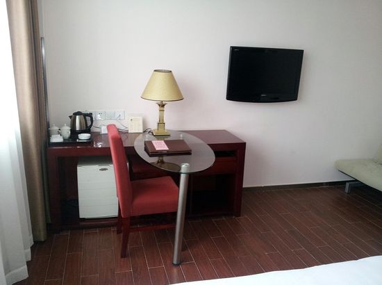 上勤假日宾馆(上海田林店)