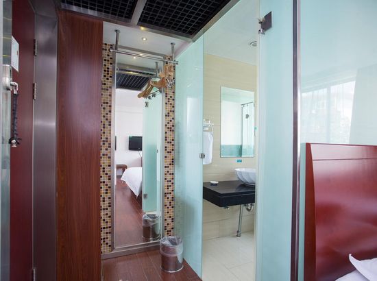 上勤假日宾馆(上海田林店)