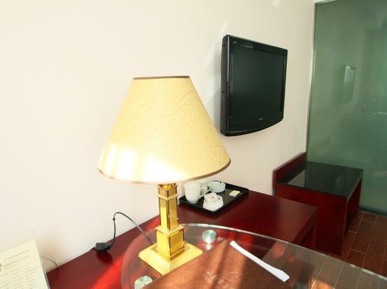 上勤假日宾馆(上海田林店)