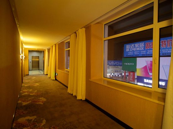 馨兰艺术酒店(成都犀浦地铁站店)