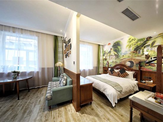 雅客小镇假日酒店(长春大街店)(原人民广场店)