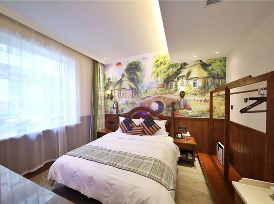 雅客小镇假日酒店(长春大街店)(原人民广场店)