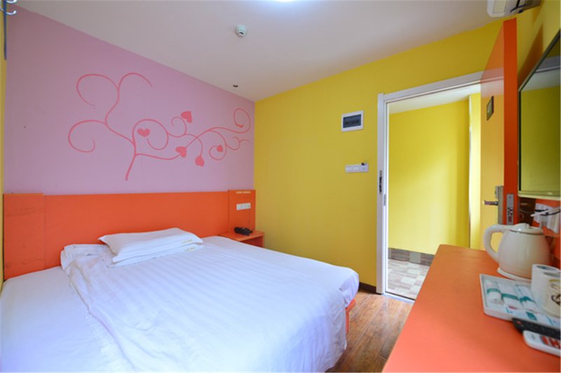 小亚丁酒店(武汉铁路学院店)