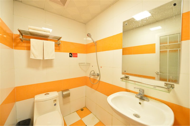 小亚丁酒店(武汉铁路学院店)