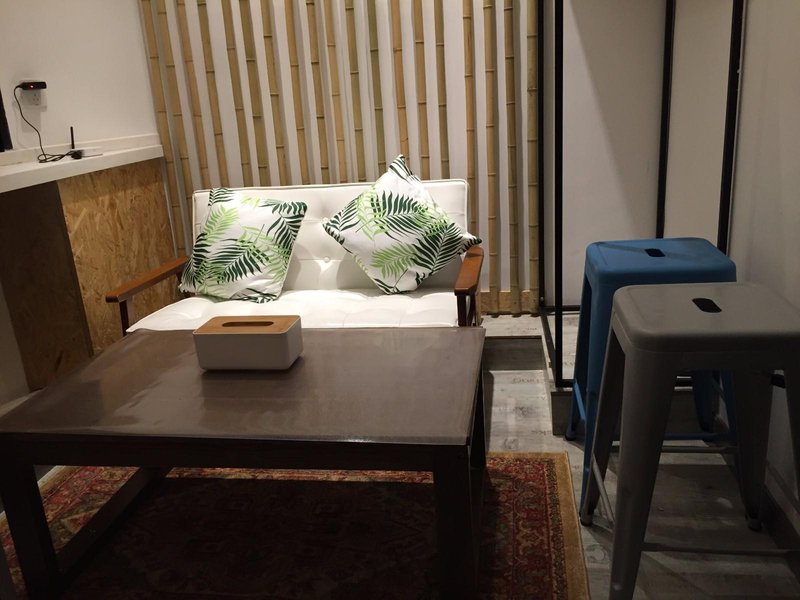 三狸社民宿(上海南京西路店)