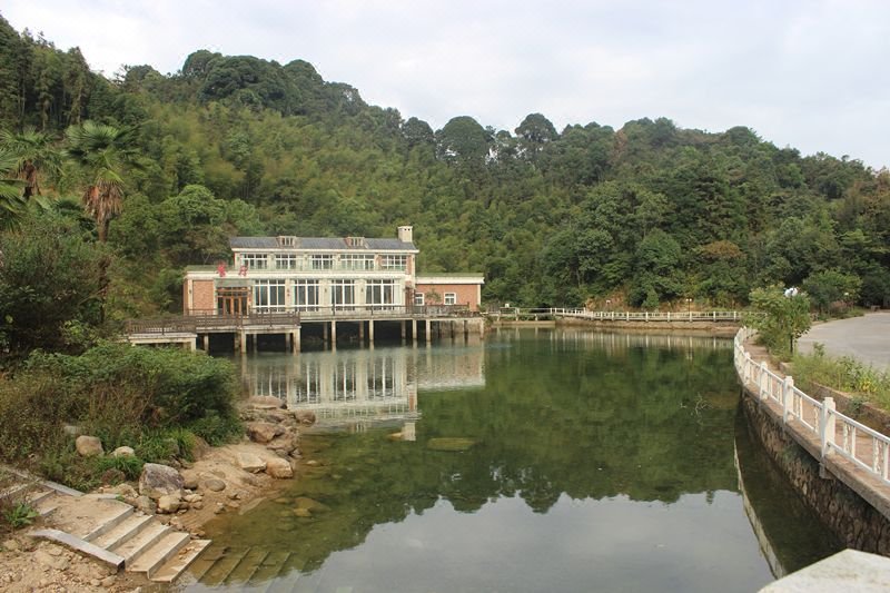 云南铁山寺简介（铁山寺森林度假村）