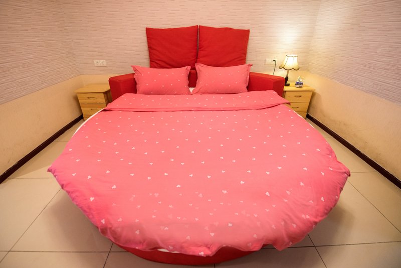 爱情公寓(江汉路地铁站店)