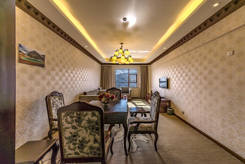 稻城阳光温泉酒店