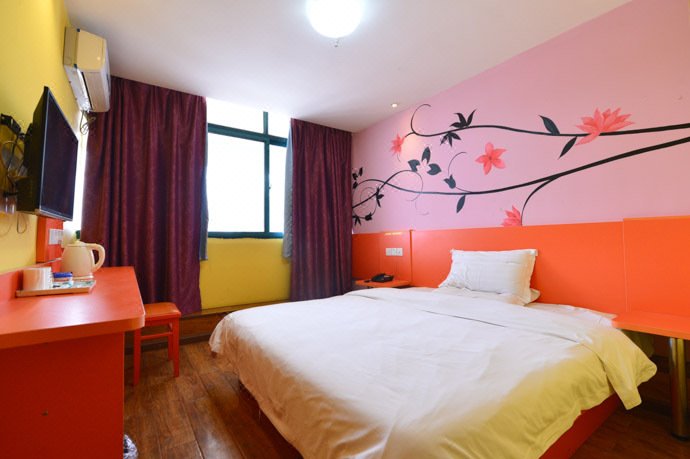 小亚丁酒店(武汉铁路学院店)