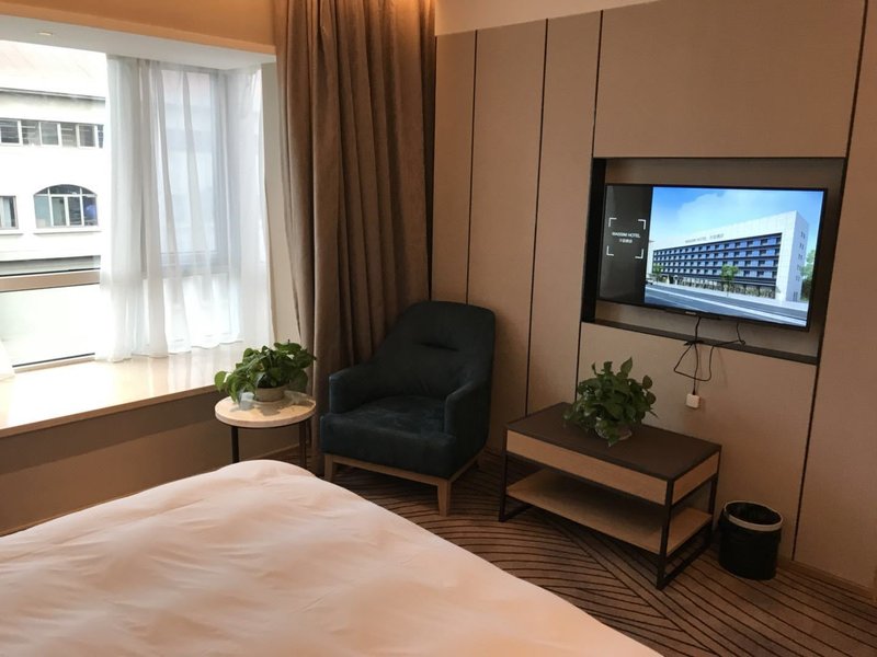 上海万信酒店(国际旅游度假区周浦万达店)