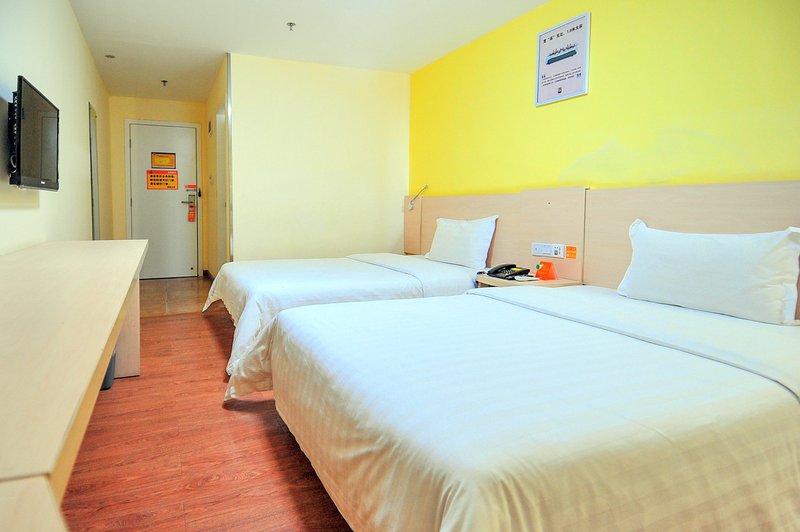 7天连锁酒店(三亚海月广场店)