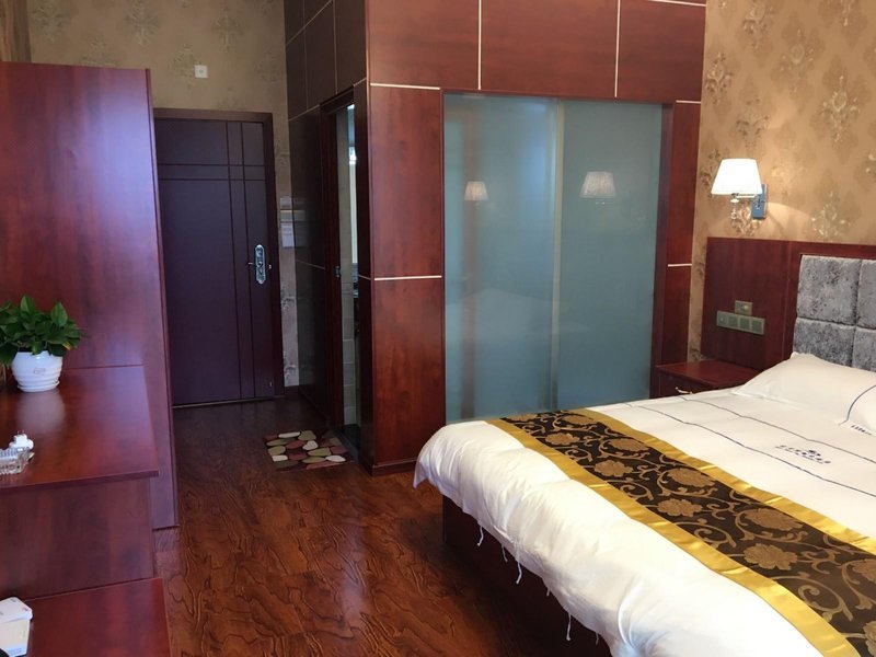 水富半月湾假日酒店