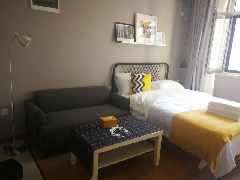 世悦轻奢度假公寓(青岛啤酒街银丰晶品店)