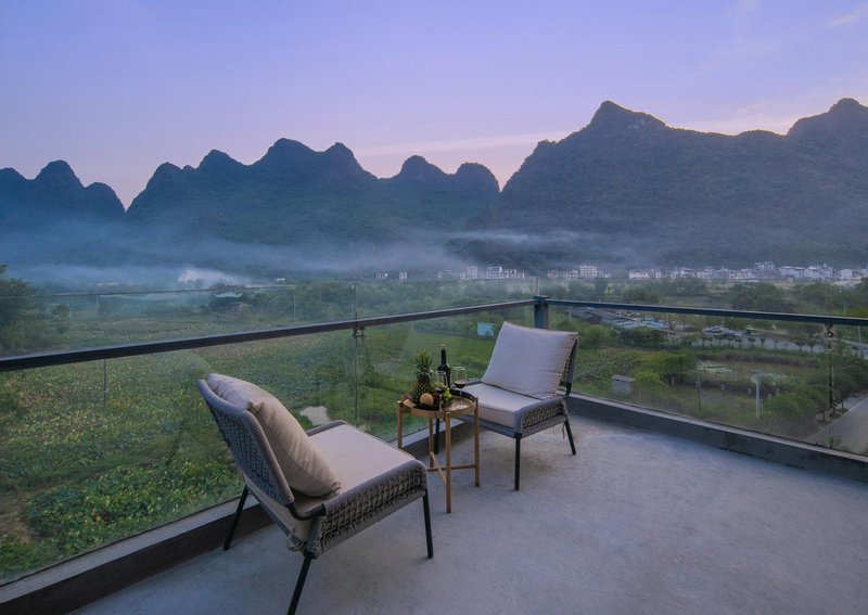 Cha Hotel Hotel public area