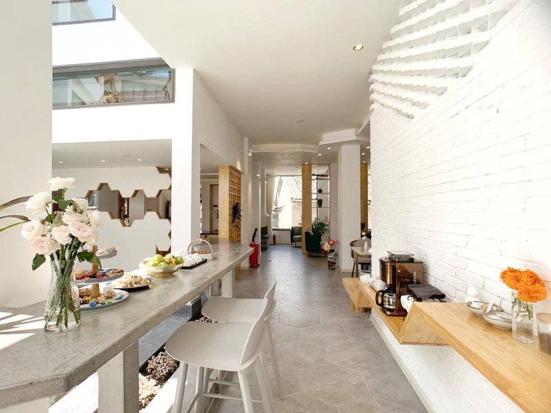 Xinyue Suying Holiday Courtyard Lobby