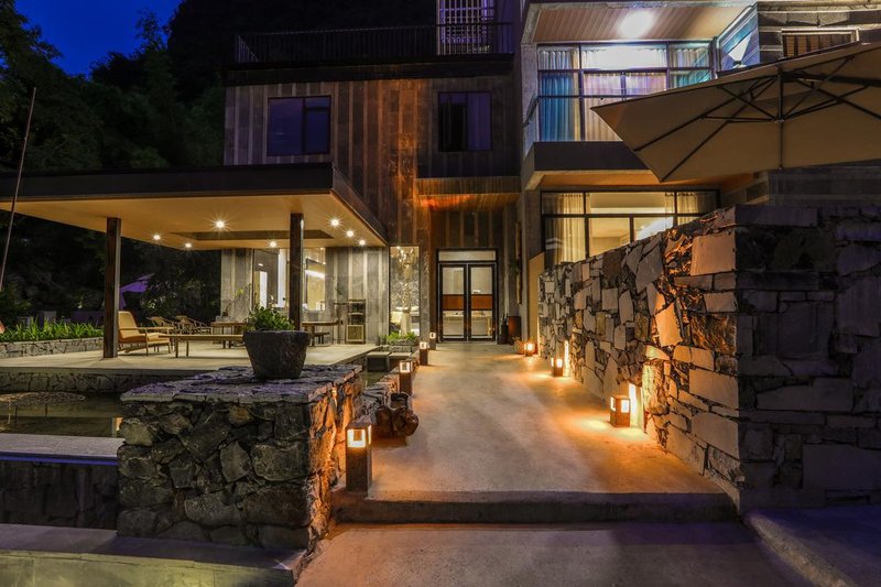 Cha Hotel Hotel public area