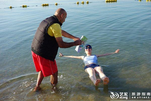 在约旦死海游泳是什么感觉