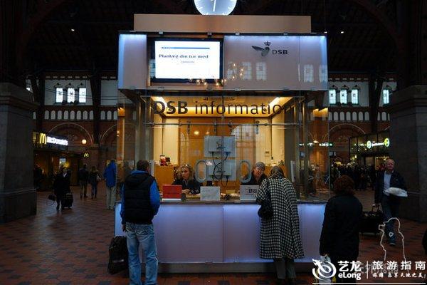 历代丹麦国王王后都安葬在哪里?