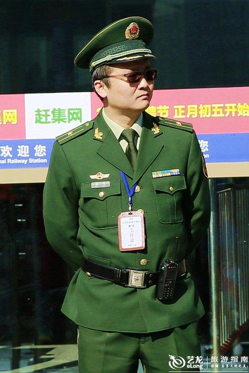 39:看着武警军官,多少有种似曾相识的感觉.