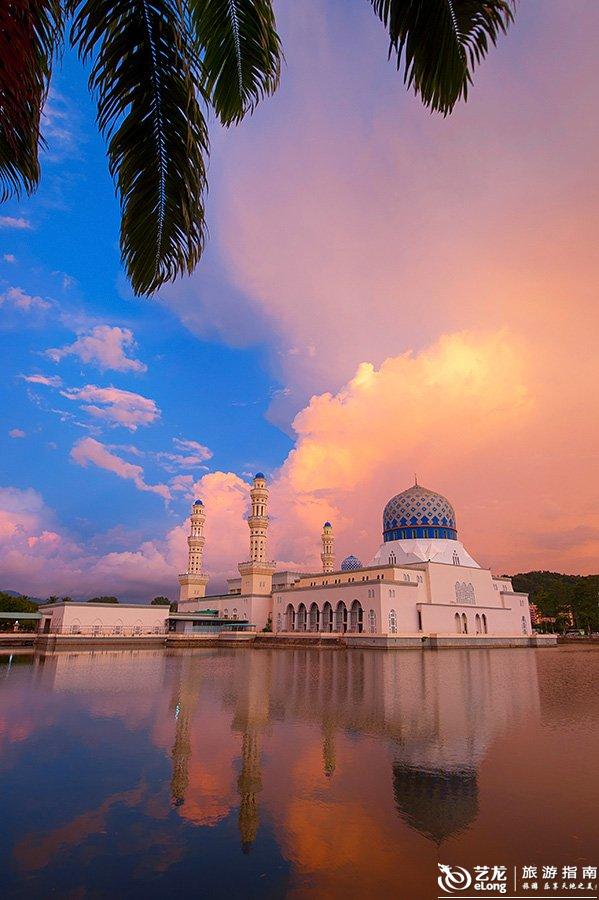 马来西亚沙巴·美轮美奂的水上清真寺