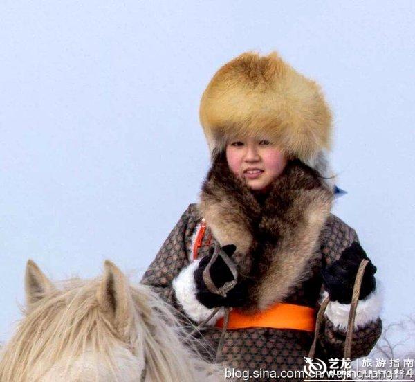 实拍:冬季那达慕上的蒙古族美女(图)