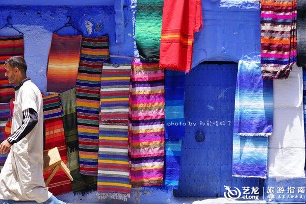 上猫最多的国家,遇上世界上最美的蓝白小镇舍