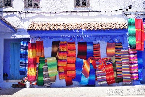 上猫最多的国家,遇上世界上最美的蓝白小镇舍