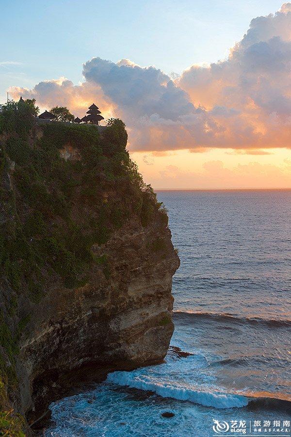 探访巴厘岛的爱情圣地情人崖,邂逅无与伦比的夕阳美景