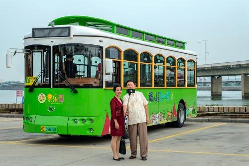乘坐厦门首列旅游专线铛铛车 串珠成线畅游集美