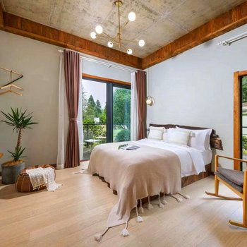 5月22日彩虹客栈荣重开业它将会给你一个不一样的效果和体验！我们开云体育- 开云体育官方网站- 开云体育APP 最新2025在彩虹客栈等候您的光临！