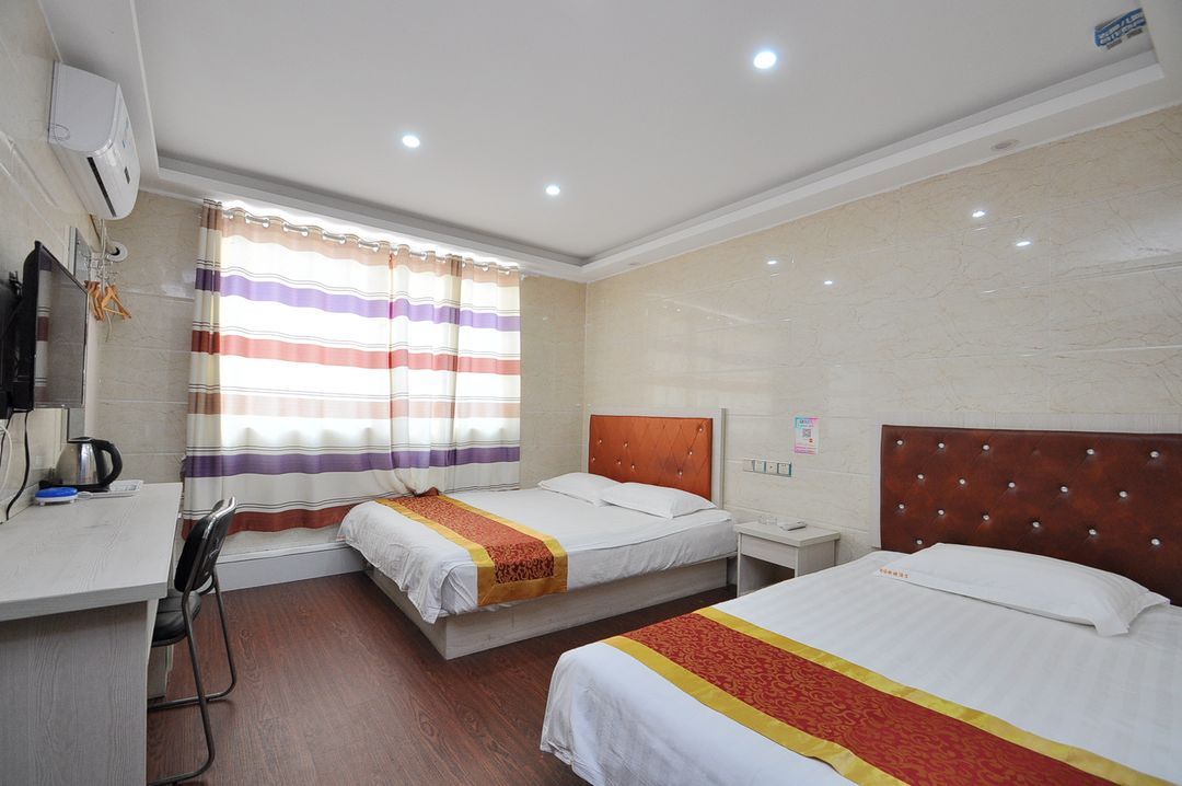 Pod Inn Hotel (Nanjing Pukou District Audit University Wende Road Subway Station)