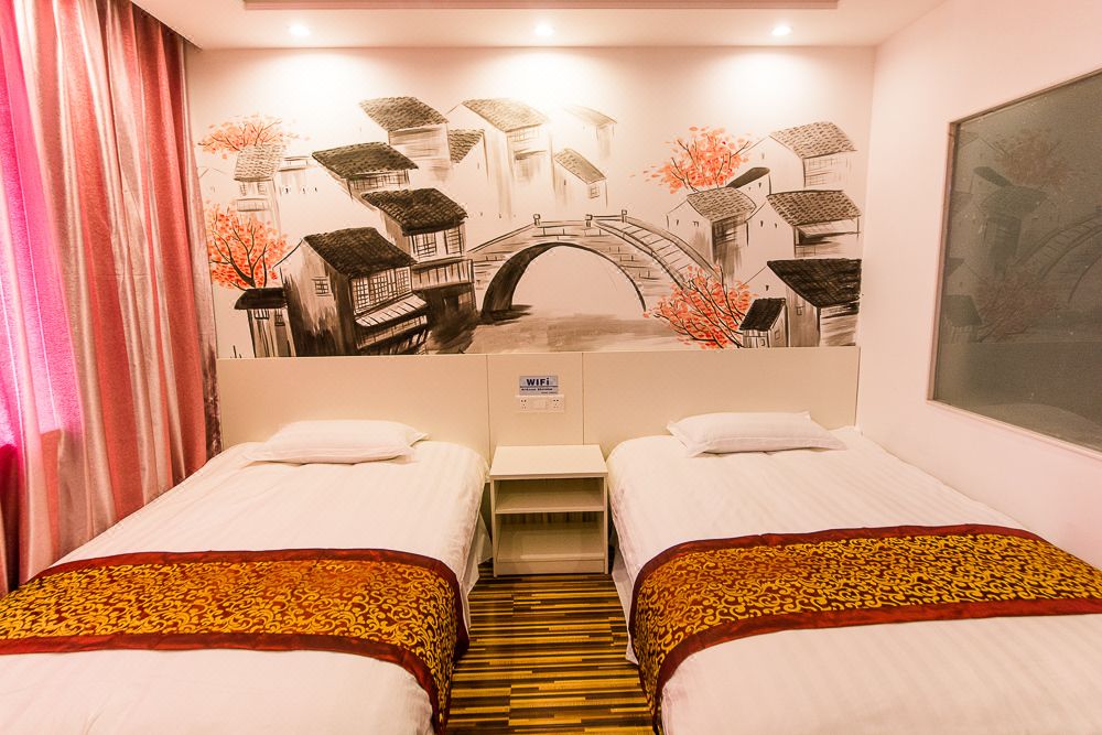 Xiankelai Hotel (Wuhan Institute of Engineering and Technology)