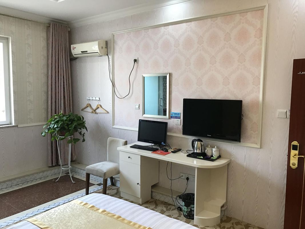 Chengdu Huachuan Hotel