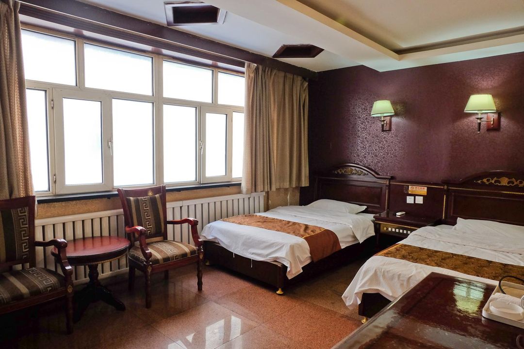 皇庭賓館(烏魯木齊米東區人民公園店)