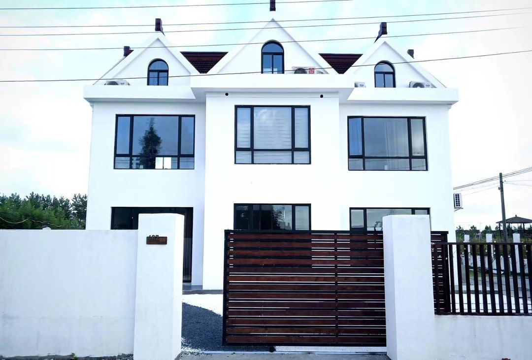 Yinian Hostel