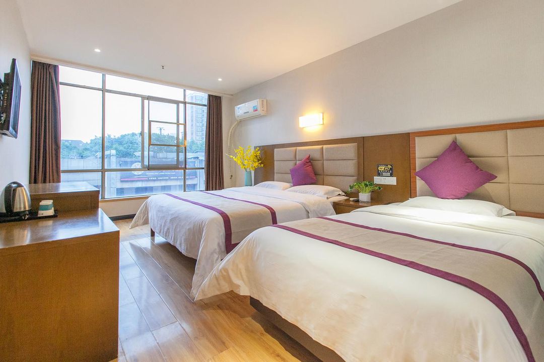 沿海之星假日酒店(武漢金銀湖輕工大學店)