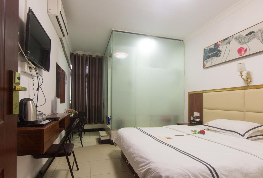 No. 8 Business Apartment