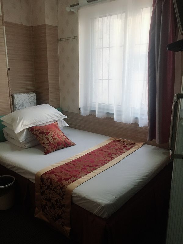 Dalian Zhongyuan Hotel