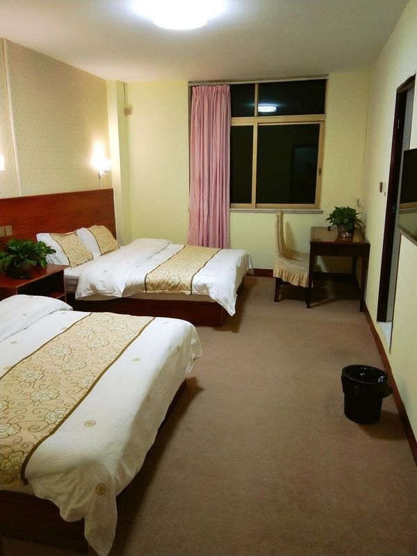 Yi'an Business Hotel