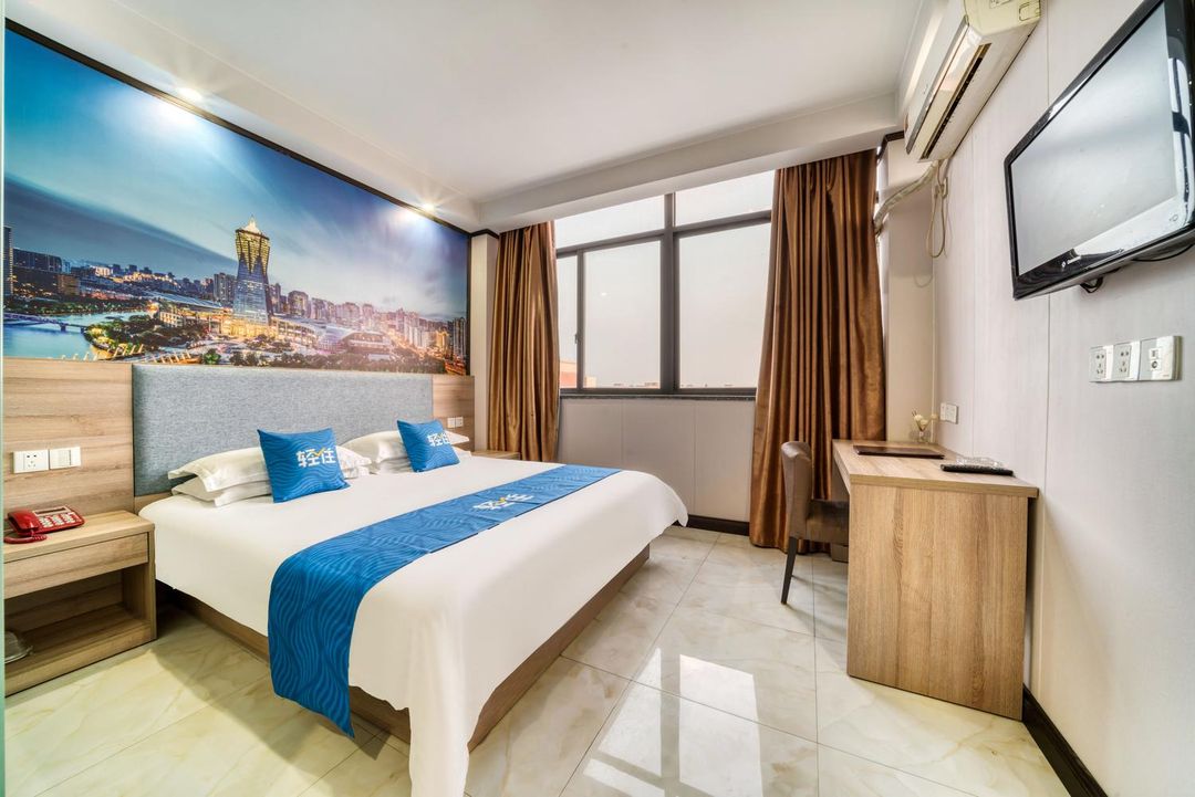 Home Inn Huayi Hotel
