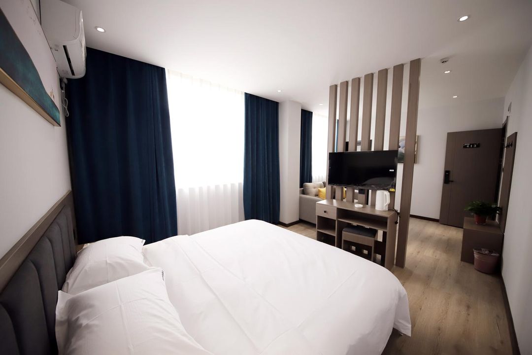 Longsheng Express Hotel